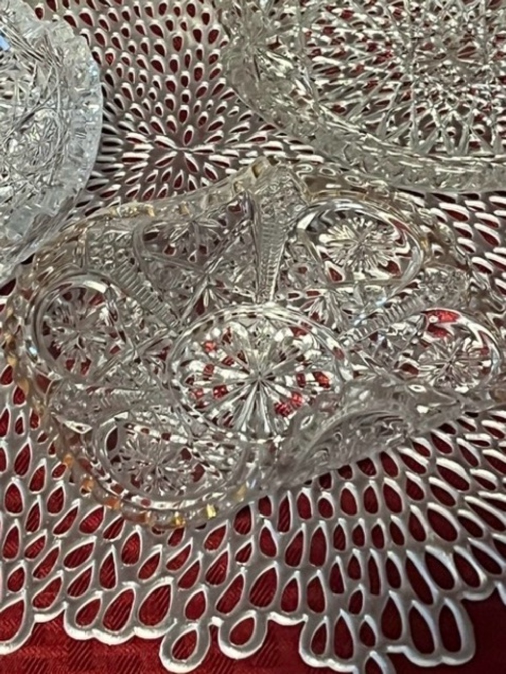 🌸 Vintage Candy Dish/Trinket Tray/Ring Holder - Clear Glass with Gold Rim - Picture 3 of 3